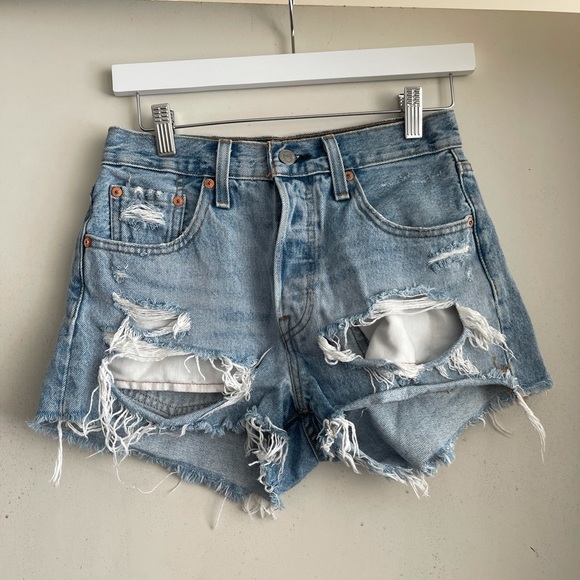 501 Levi’s Distressed Denim Cutoffs - Picture 2 of 6